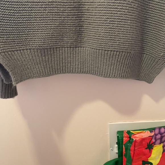 Gray sweater - Picture 3 of 4